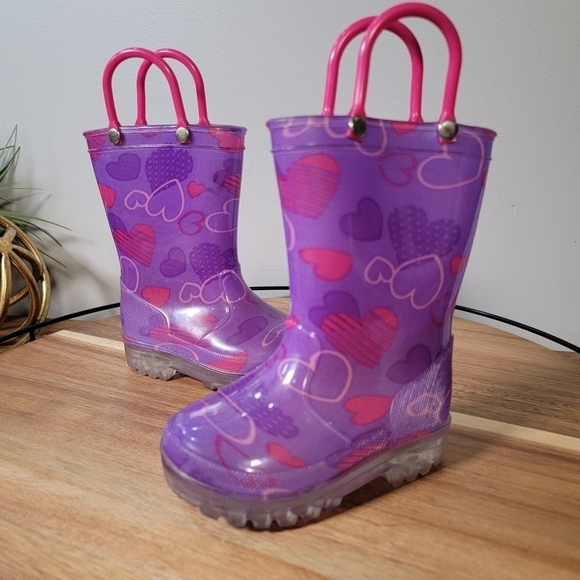 Outee Pink and Purple Heart Print Pull On Light Up Rain Boots Size 5 - Picture 3 of 14